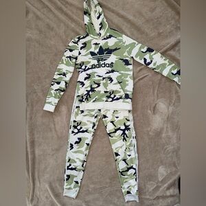 Adidas Camouflage Set teen size 15-16 yrs old